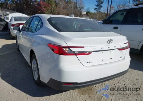 2025 Toyota Camry Le z USA, uszkodzony, nr VIN 4T1DAACK7SU541555